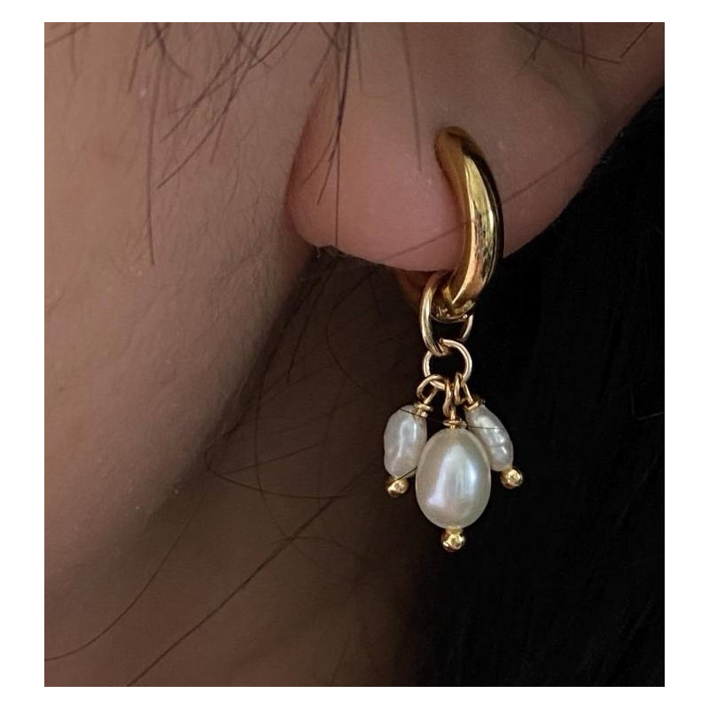 اکسسوری زنانه طلایی با آویز مروارید