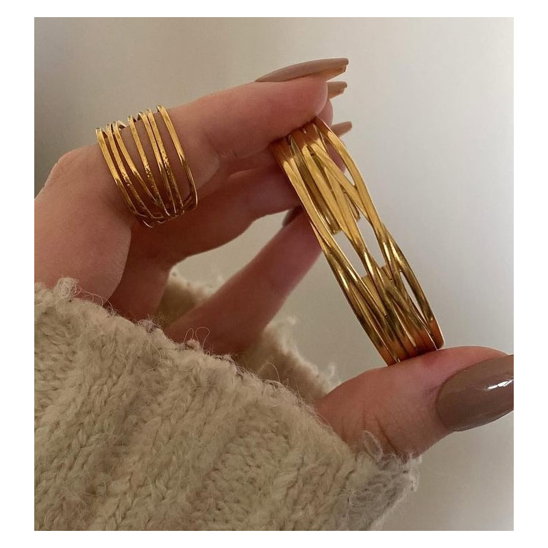 دستبند زنانه طلایی چند حلقه ای